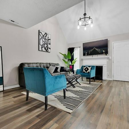 Plush Two Bedroom Retreat. A Home Away From Home! Riverdale Eksteriør bilde