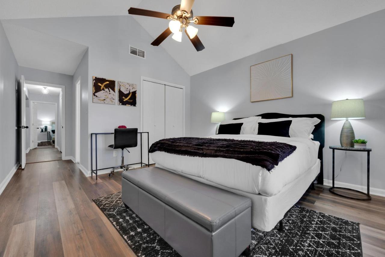 Plush Two Bedroom Retreat. A Home Away From Home! Riverdale Eksteriør bilde