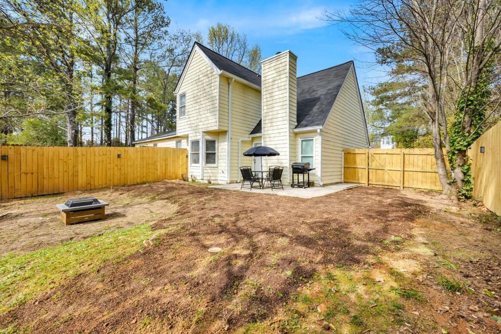 Plush Two Bedroom Retreat. A Home Away From Home! Riverdale Eksteriør bilde